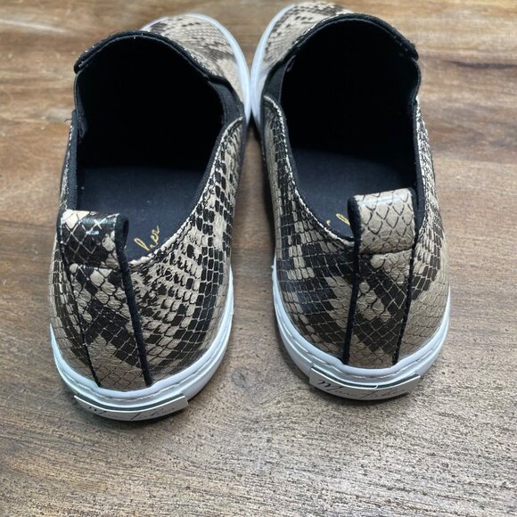 Marc Fisher Womens Casual Slip On Sneaker Flats Size 8 Snakeskin Print - Picture 5 of 8